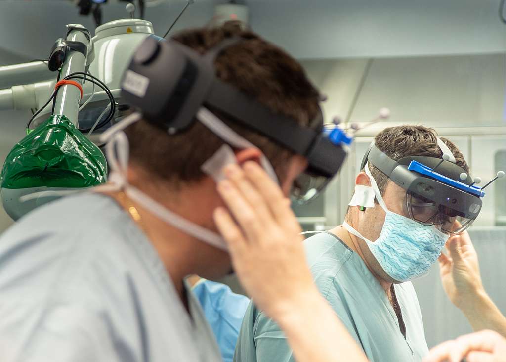 Surgeon using augmented reality